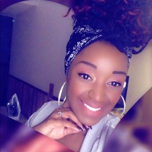 Meet your Posher, Lakurra